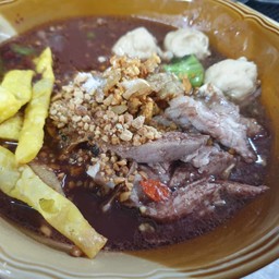 ก๋วยเตี๋ยวน้ำตกต้มยำ