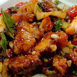 หมูกรอบผัดพริกเผา