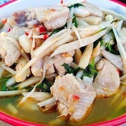 แกงไก่หน่อไม้ดอง