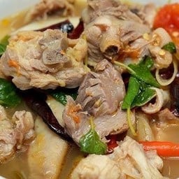 ต้มยำไก่ใบกะเพรา