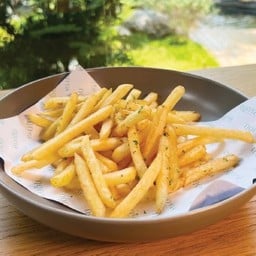 ฤดูกาล Cafe & Restaurant