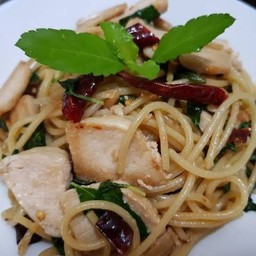 สปาเก็ตตี้ขี้เมาไก่พริกไทยดำ