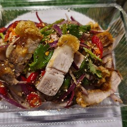 ลาบหมูกรอบ ราดข้าว