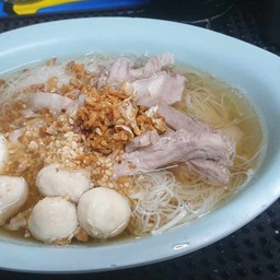 ก๋วยเตี๋ยวหมู น้ำใส
