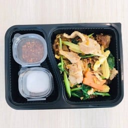 ผัดซีอิ้ว หมู, ไก่, กุ้ง (เลือกเนื้อสัตว์ในตัวเลือก)