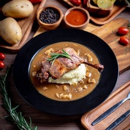 น่องเป็ดเยอรมัน กับ มันบด