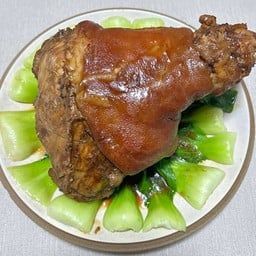 ขาหมูน้ำแดง红烧蹄膀半只
