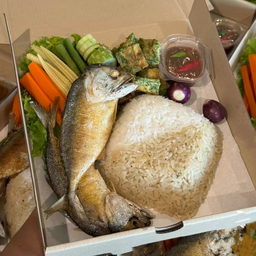 บุญอยู่ ข้าวไข่ข้น x ข้าวปลาทูแกะ (ปากเกร็ด)