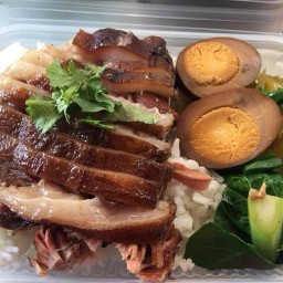 ขาหมูคอนโด คอนโดลุมพินี