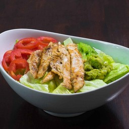 สลัดอกไก่และกัวคาโมเล่