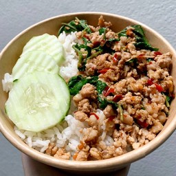 กระเพราหมูสับ