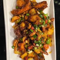 กุ้งผัดเม็ดมะม่วง