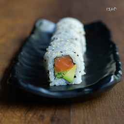 Smoked salmon Maki