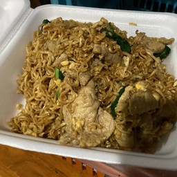 ผัดมาม่า (หมูชิ้น หมูสับ ไก่) โปรดระบุ