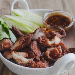 หมูทอดกระเทียมพริกไทย