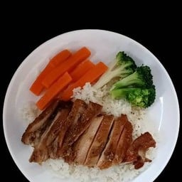 ข้าวไก่ย่างน้ำจิ้มแจ่ว