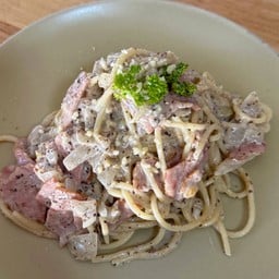 [อร่อยซ่ากับโค้ก] สปาเก็ตตีครีมเห็ดทรัฟเฟิล +  โค้ก ไม่มีน้ำตาล (กระป๋อง) 