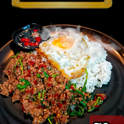 ข้าวกะเพราหมูสับแน่นๆ