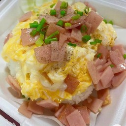 ข้าวไข่เจียวแฮมอร่อยมาก