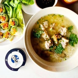 ชุมพลปาท่องโก๋คาเฟ่ ต.ในเมือง