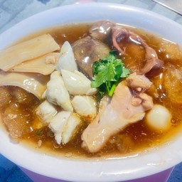 กระเพาะปลาใส่ไก่ ไข่ เครื่องใน เปาฮื้อ ปู