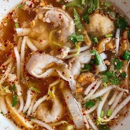 เกี๊ยวปลาต้มยำ