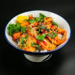 ข้าวกะเพราแซลมอม