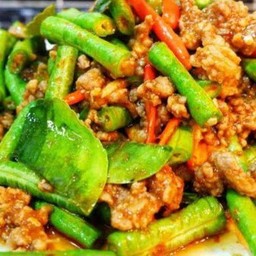 ผัดถั่วพริกแกงหมู(มีเฉพาะกับข้าวไม่มีข้าว)