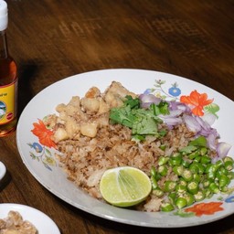 ข้าวผัดน้ำปลา 3 กระต่าย