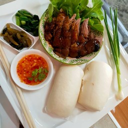ขาหมูหมั่นโถว