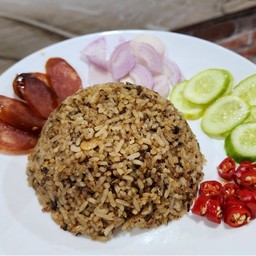 ข้าวผัดกะปิกุ้งทรงเครื่องกุนเชียงทอด