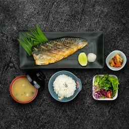 เซ็ตปลาซาบะย่างเกลือ