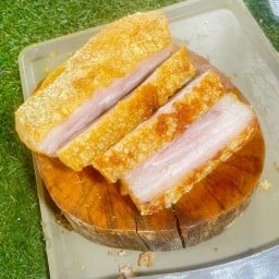 คณัสหมูกรอบ