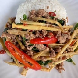 อินบ็อกซ์คิทเช่น กะเพราหน่อไม้ & ตามสั่ง ซอย สภ.ชัยพฤกษ์