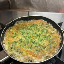 ข้าวไข่ชะอมฟรีน้ำพริกอร่อยมาก