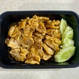 หมูชิ้นกระเทียม (กับข้าว)