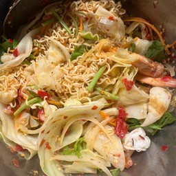 ยำร้านคุณน้องยำวุ้นเส้น&ยำมาม่า(ตลาดคานหาม) ตลาดคานหาม