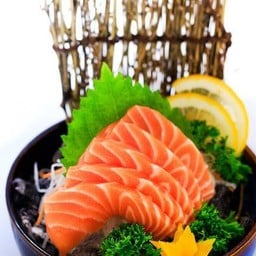 แซลมอนซาชิมิ 100g.