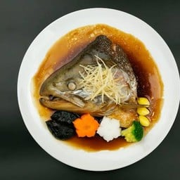 หัวปลาแซลมอนต้มซีอิ๊ว