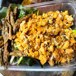 ยำไข่ปู