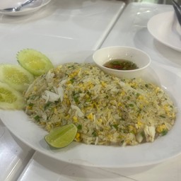 ข้าวผัดไข่ฟรีแตงกวาอร่อย