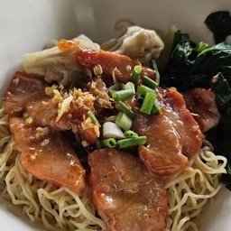 บะหมี่เกี๊ยวหมูย่างแห้ง