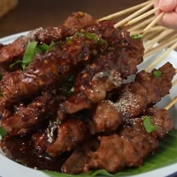 คอหมูย่างเสียบไม้