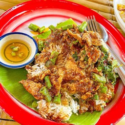 ข้าวพริกแกงไก่ชิ้น