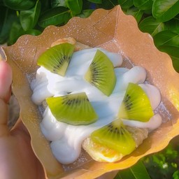 ครอฟเฟิลวิ้ปครีม&กีวี่สด