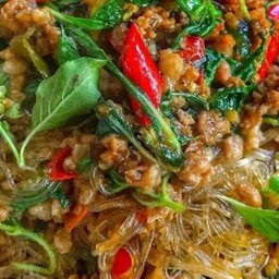 กระเพราวุ้นเส้นหมูสับ
