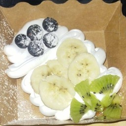 ครอฟเฟิล วิปครีมกีวี่&กล้วย&บูลเบอร์รี่