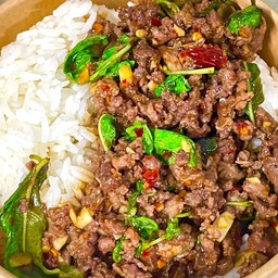 เนื้อสับคั่วพริกแห้งใบยี่หร่า