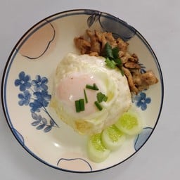 หมูทอดไข่ดาว