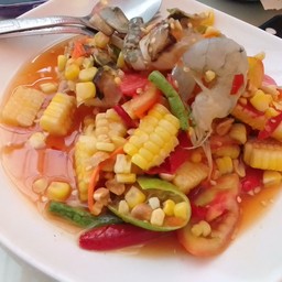 ตำข้าวโพดปูม้ากุ้งสด
